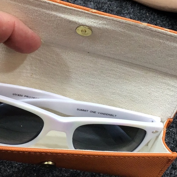 Tory Burch set of 2 sunglasses cases large and small - Picture 11 of 12